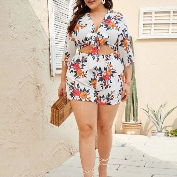 Shein Floral Cut out tie front Romper Size 4XL - Picture 1 of 5